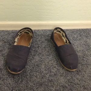 Classic navy toms